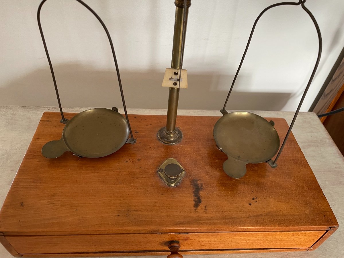 Old Trebuchet Balance Pharmacy Apothecary Early 20th Century Profession Curiosity Cabinet Showcase-photo-3