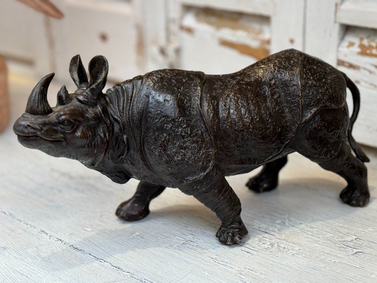 Ancien Rhinocéros En Bronze Patiné Milieu XX Eme Bronze Animalier Sculpture Statue -photo-3