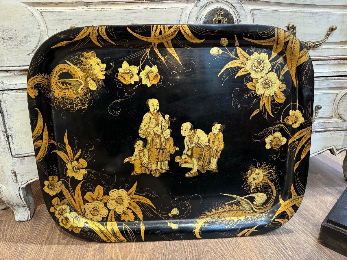Ancien Plateau En Tôle Peinte Aux Motifs  De Chinois Fin XIX Eme Siècle Rehaussé Or Chine 