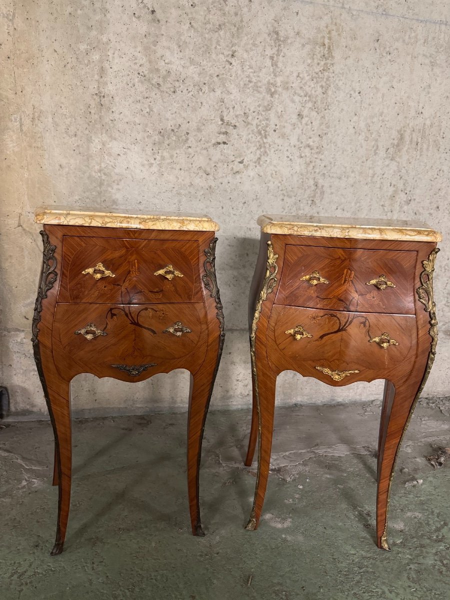 Paire De Tables Chevet Louis XV En Marqueterie De Fleurs Et Dessus En Marbre XX ème-photo-1