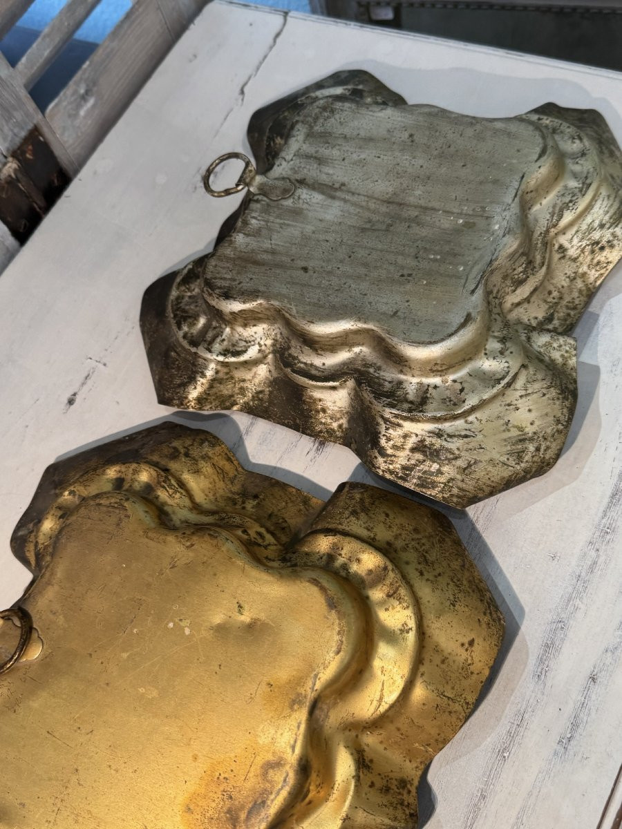 Antique Pair Of Decorative Trays In Hand-painted And Gilded Patinated Metal, 19th Century, Italy-photo-5
