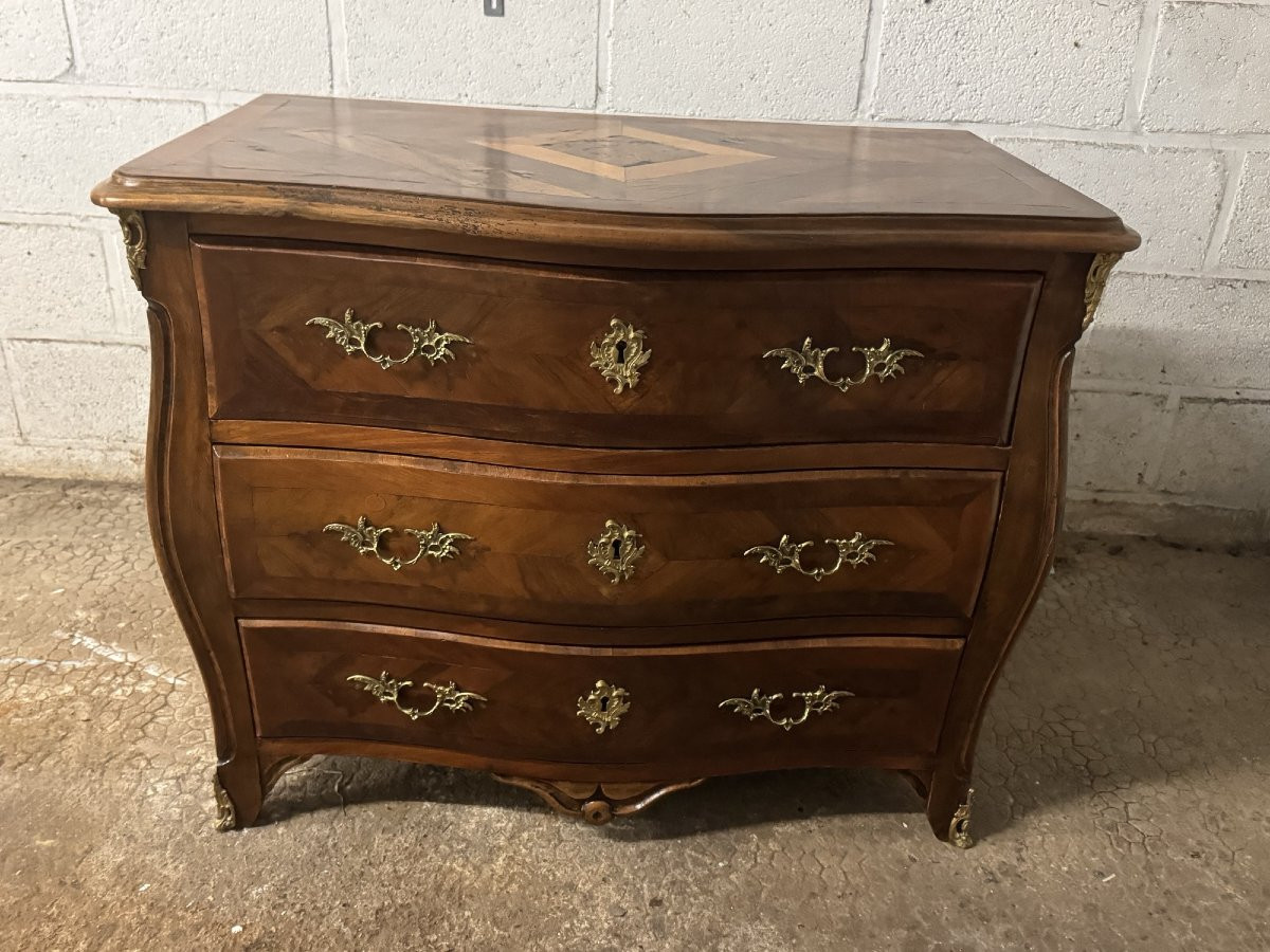Ancienne et petite commode galbée en marqueterie dans le gout de Hache epoque XIX eme siècle-photo-2