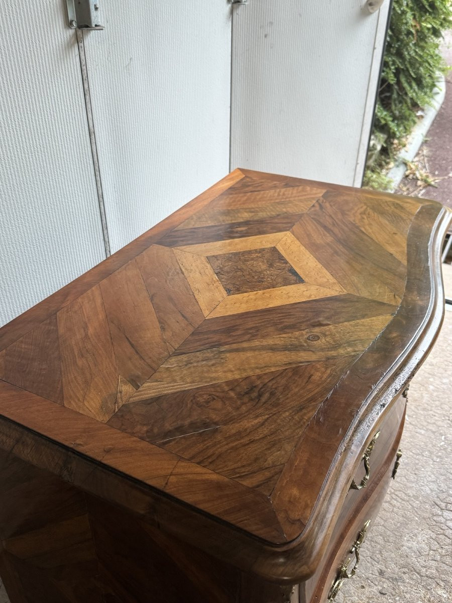 Ancienne et petite commode galbée en marqueterie dans le gout de Hache epoque XIX eme siècle-photo-4