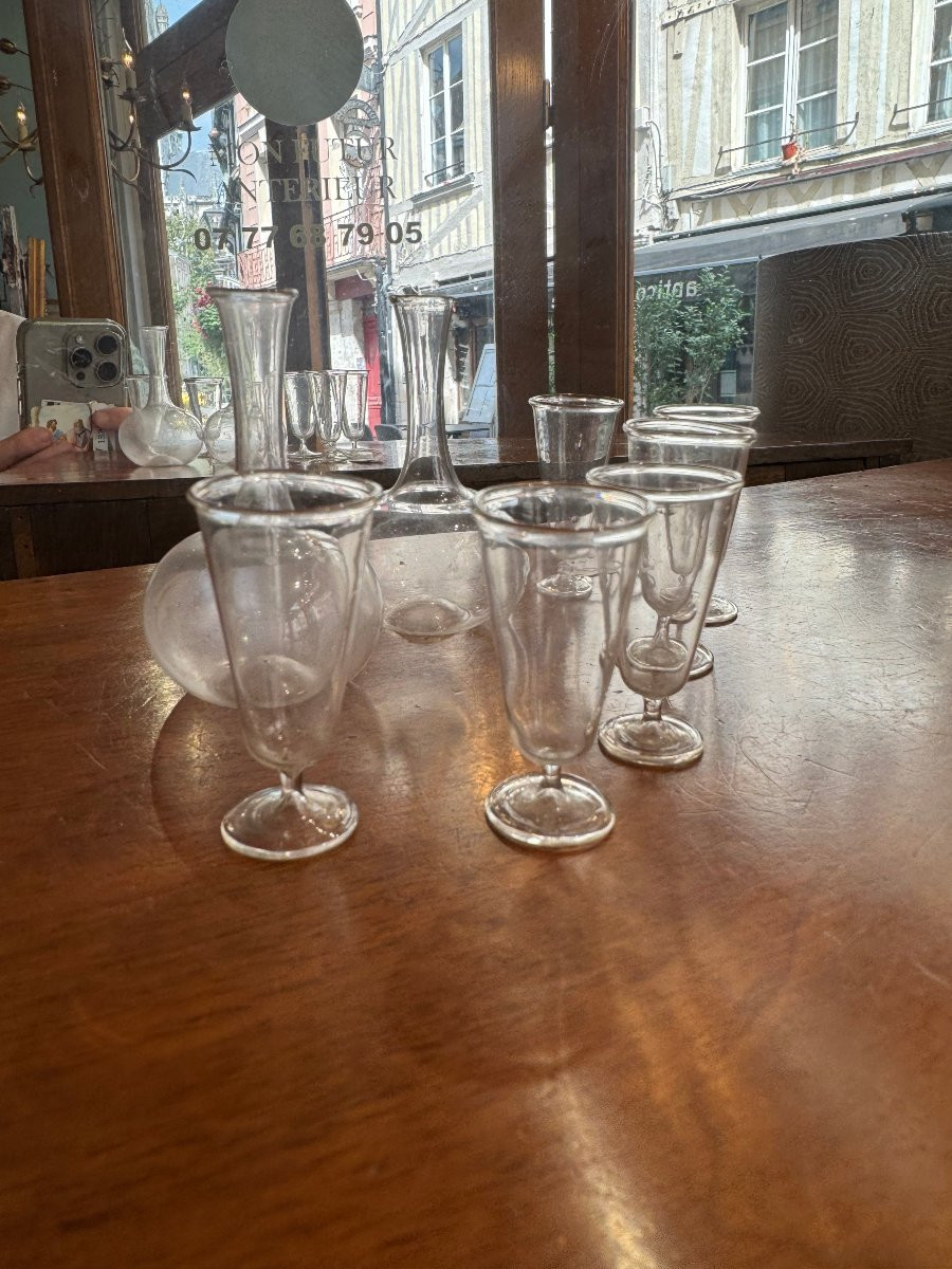 miniature ensemble de dinette pour poupée en verre : 6 verres à pied 2 carafes en parfait état -photo-2