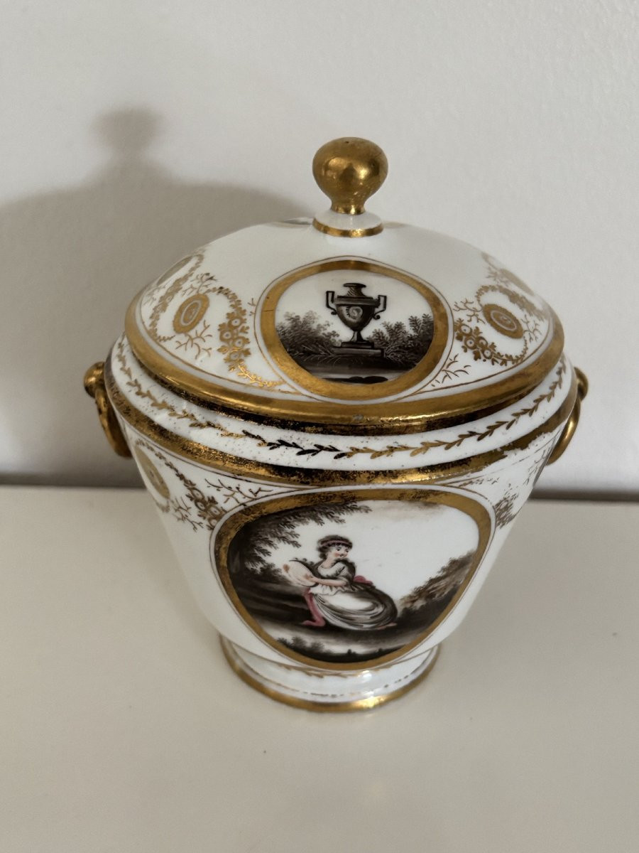 Ancien sucrier en porcelaine de Paris fin XVIII eme epoque Louis XVI directoire à décor peint -photo-3