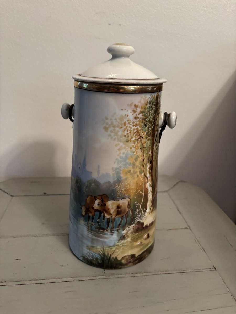 Ancien pot à lait en porcelaine à décor de vaches , porcelaine de Paris, fin XIX eme -photo-1
