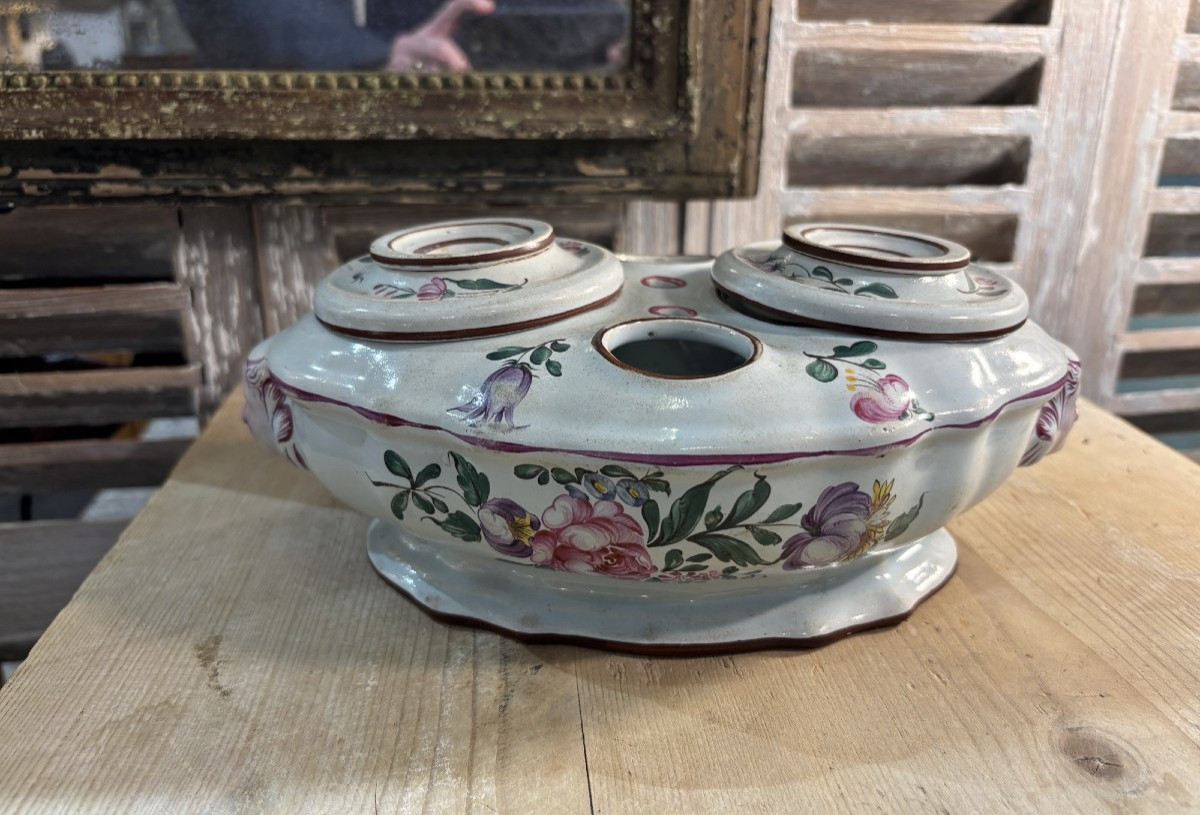 Antique Eastern French Faience Inkwell Attributed To Hannong, 18th Century. Strasbourg Faience, Marked H.