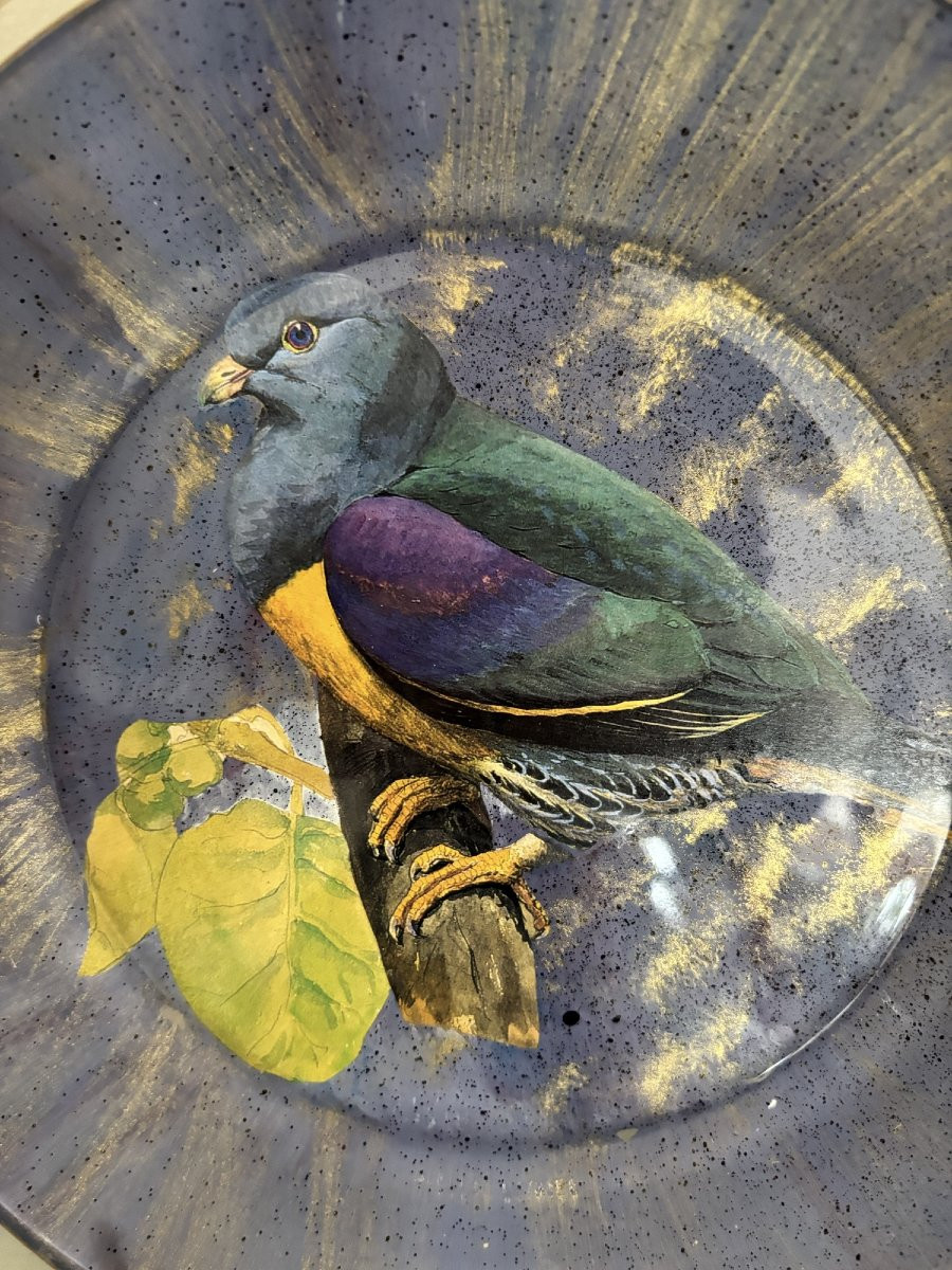 Original Plate With Cut-out Decoration Fixed Under Glass, Featuring A Bird Motif, Late 20th Century, Signed -photo-2