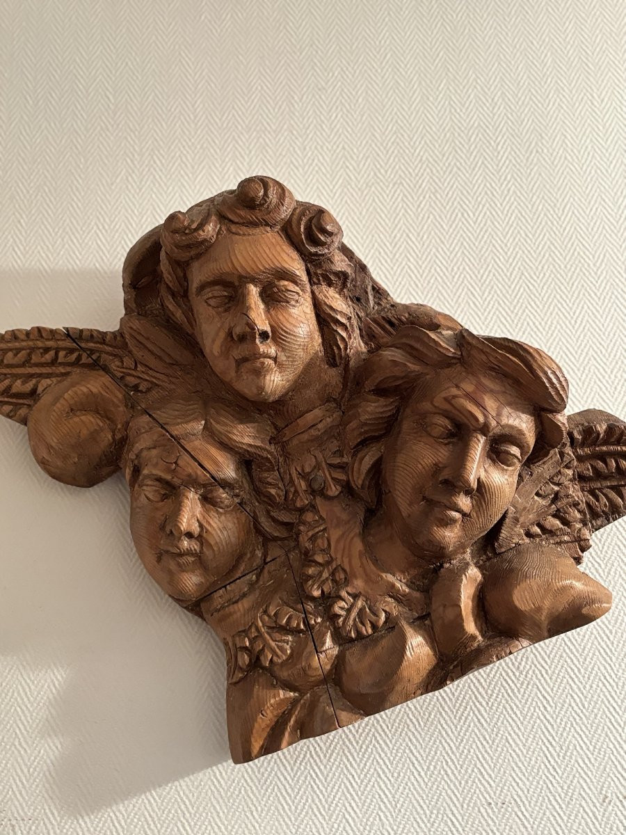 An Imposing Antique Sculpture, A Piece Of Woodwork Featuring Carved Angels And Putti, Dating From The 18th Century.-photo-2