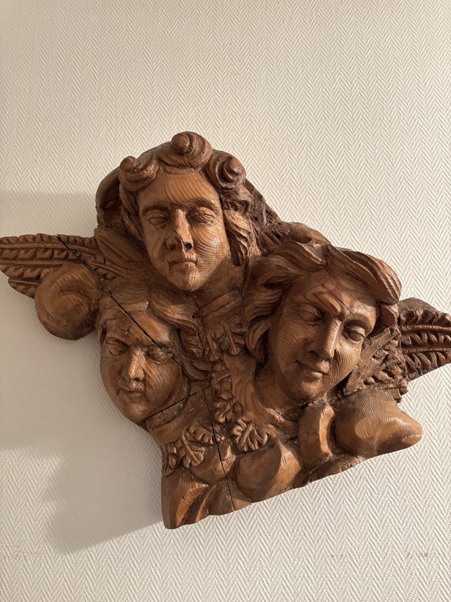 An Imposing Antique Sculpture, A Piece Of Woodwork Featuring Carved Angels And Putti, Dating From The 18th Century.-photo-1