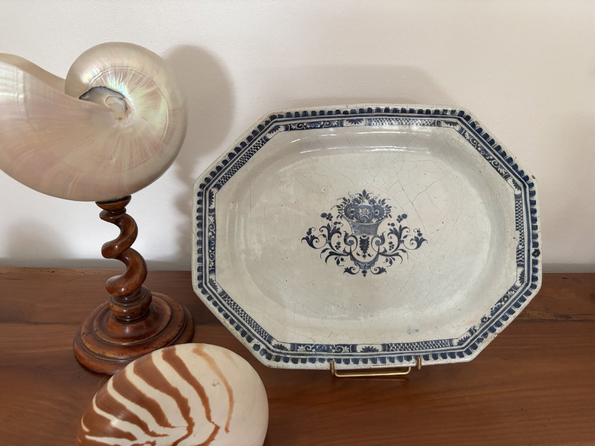 Ancien plat en faience de Rouen XVIII eme siècle Guillibaud epoque Louis XV Faïence banette-photo-2