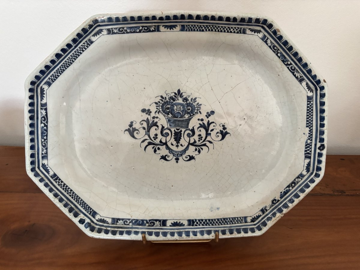 Ancien plat en faience de Rouen XVIII eme siècle Guillibaud epoque Louis XV Faïence banette-photo-3