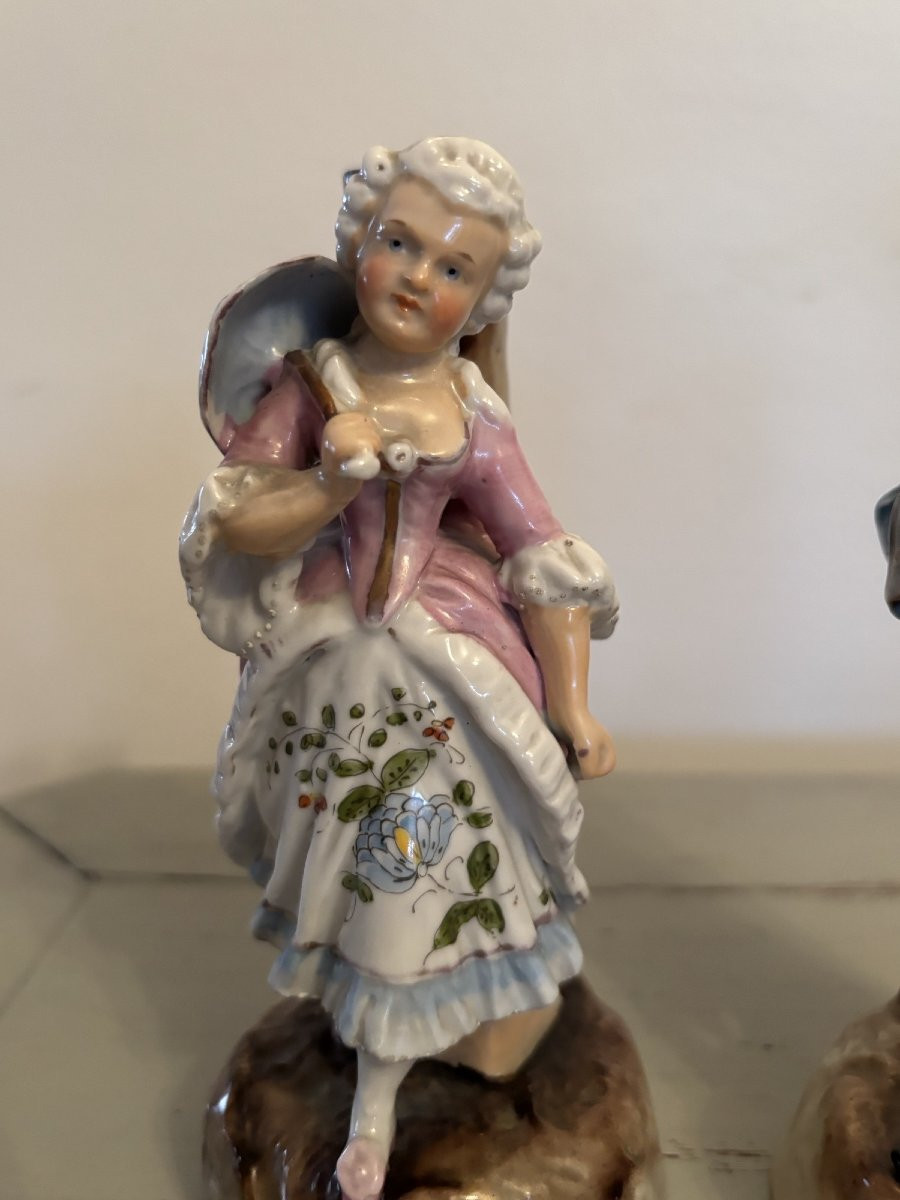 Ancienne paire de sujet en porcelaine : les marquis fin XIX eme siècle, formant bougeoirs-photo-2