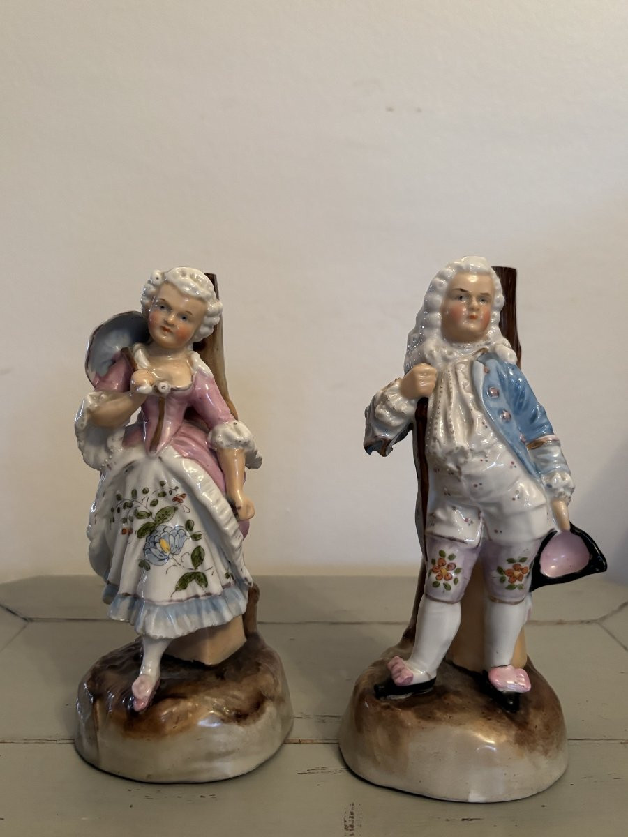 Ancienne paire de sujet en porcelaine : les marquis fin XIX eme siècle, formant bougeoirs-photo-1