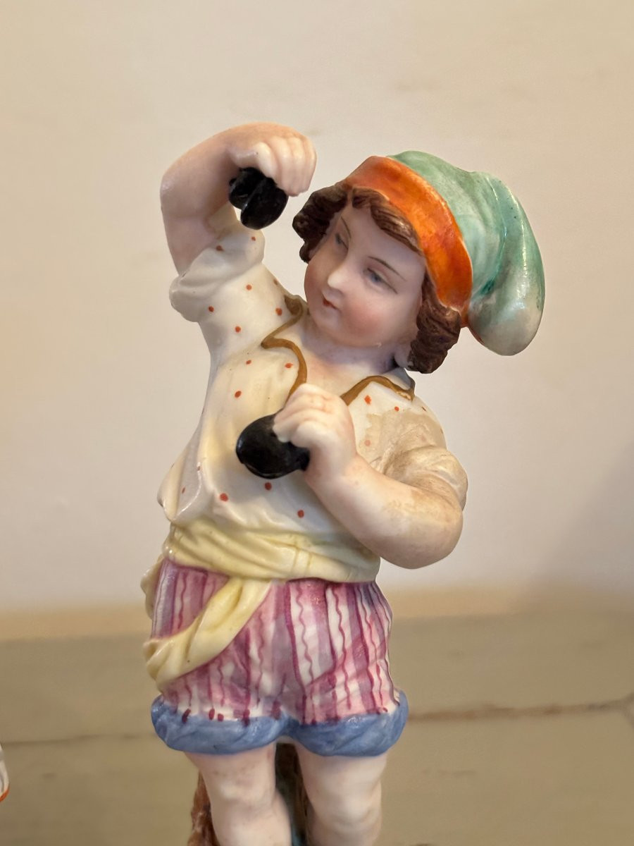 Ancienne paire de sujets  en biscuit de porcelaine : les napolitains epoque XIX eme siecle-photo-3