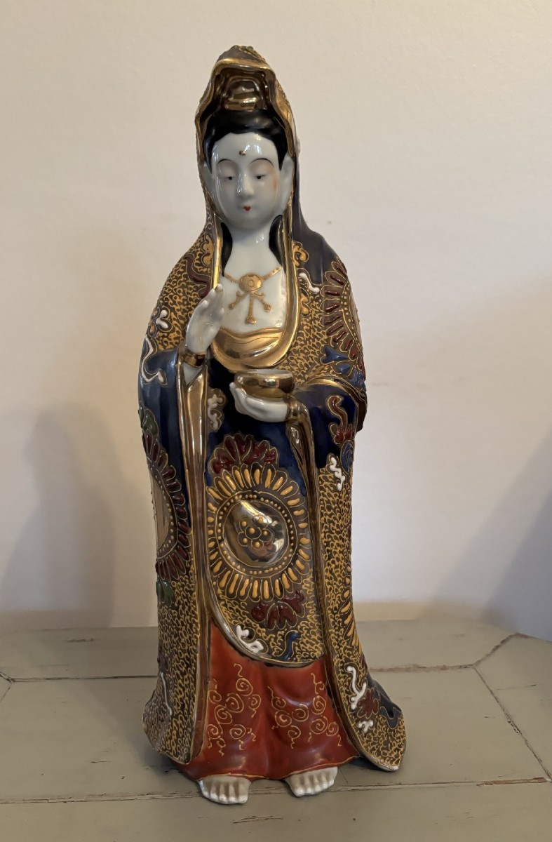 Antique Satsuma Porcelain Kannon Guanyin Statue, Early 20th Century, Japan