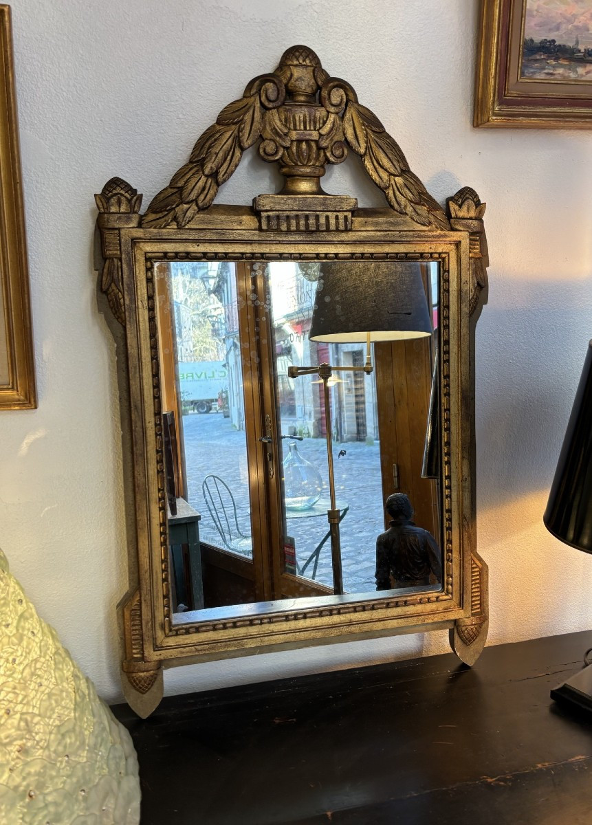 Ancien miroir Louis XVI à fronton epoque fin du XIX eme siecle bois doré 