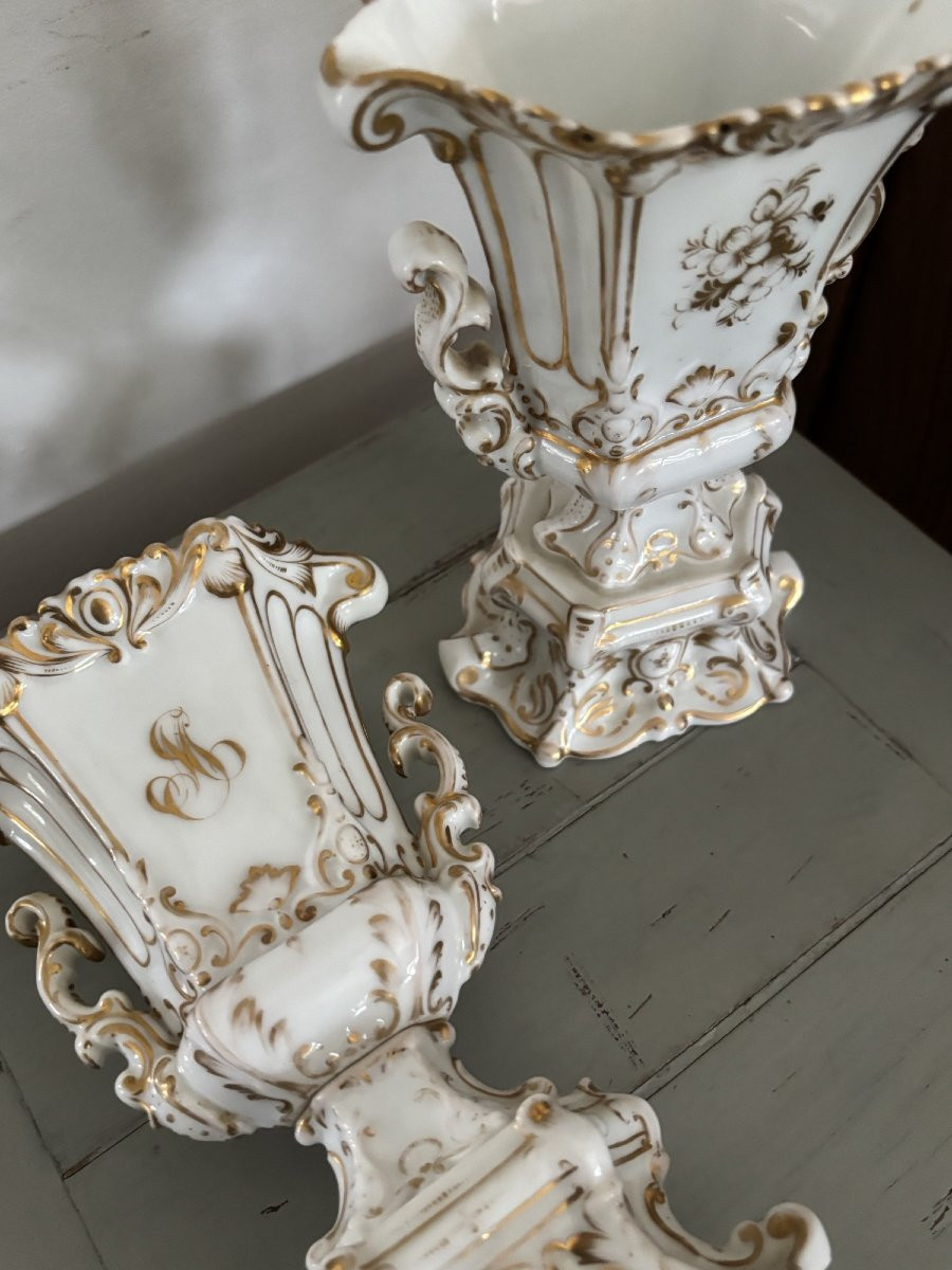 Ancienne paire de vases medicis en porcelaine de Paris vers 1850 XIX eme siècle -photo-6
