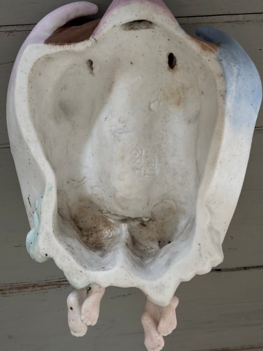 Antique Late 19th-century Polychrome Biscuit Porcelain Holy Water Font With Two Angels, In Good Condition.-photo-8