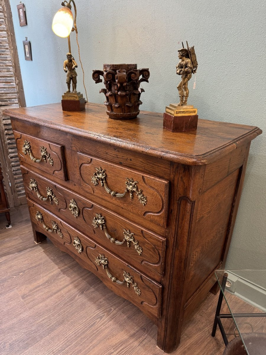 Ancienne Commode Louis XIV Parisienne En Chêne Du XVIII Eme Siècle Poignée Bronze 4 Tiroirs-photo-2