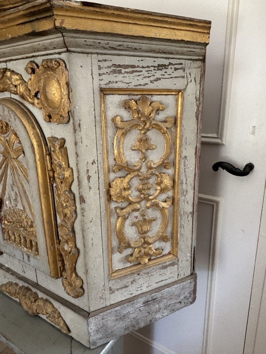 Ancien tabernacle en bois doré et laqué epoque XVIII eme siècle agneau pascal  61 par 70 par 33-photo-3