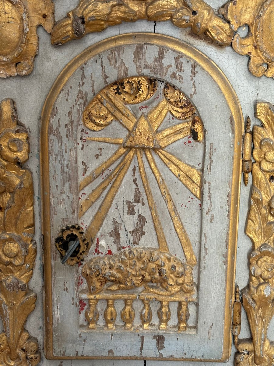 Ancien tabernacle en bois doré et laqué epoque XVIII eme siècle agneau pascal  61 par 70 par 33-photo-2