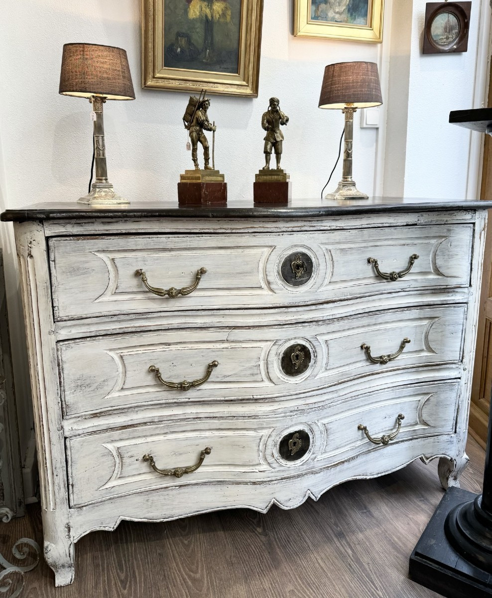 Ancienne Commode Louis XV galbée d' epoque XVIII eme siècle patinée