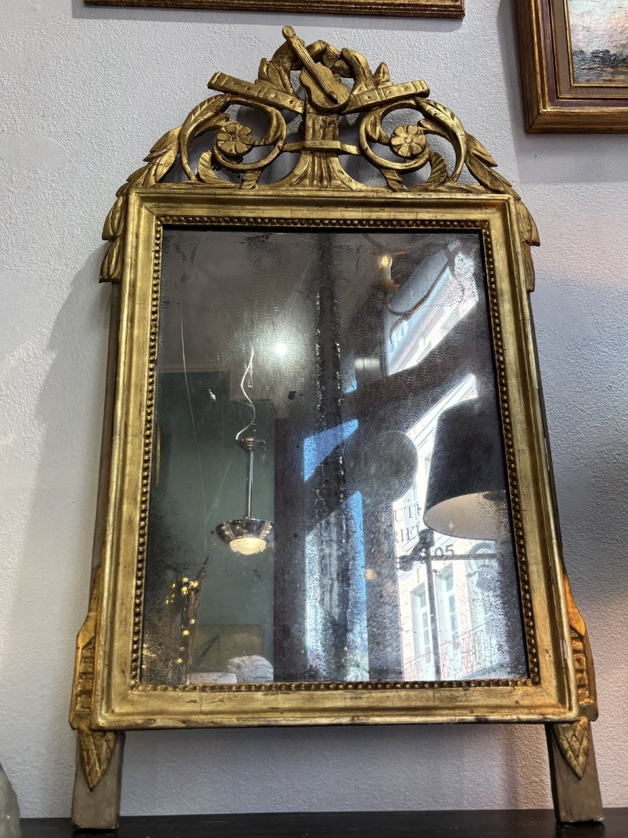 Antique Large Louis XVI Giltwood Mirror, Late 18th Century, With Musical Attributes-photo-3