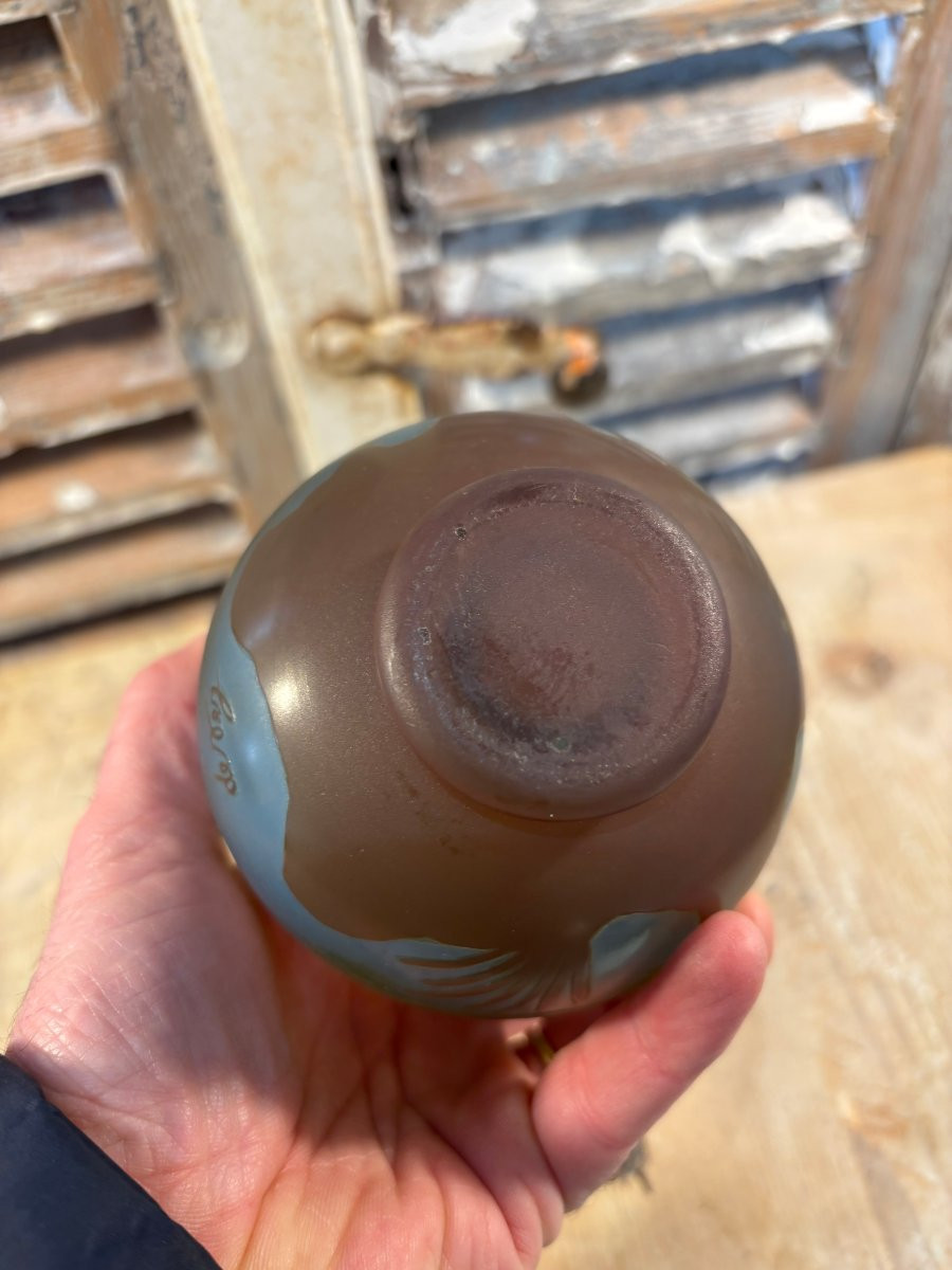 Ancien petit vase en verre multi couche art nouveau par De Vez pantin era muller daum galle-photo-4