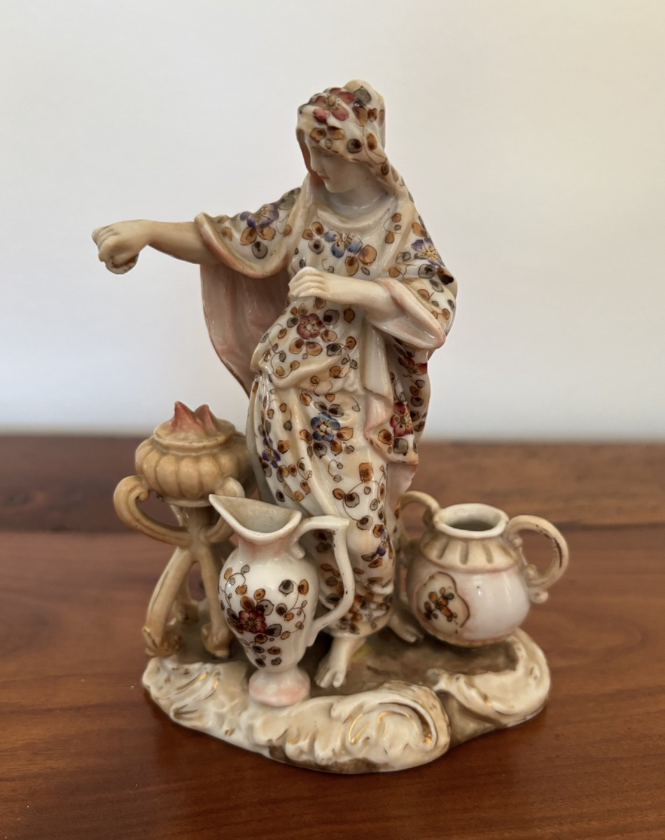 Antique Volkstedt Porcelain Statue Of An Oriental Dancer Circa 1880 Era Meissen XIX Eme