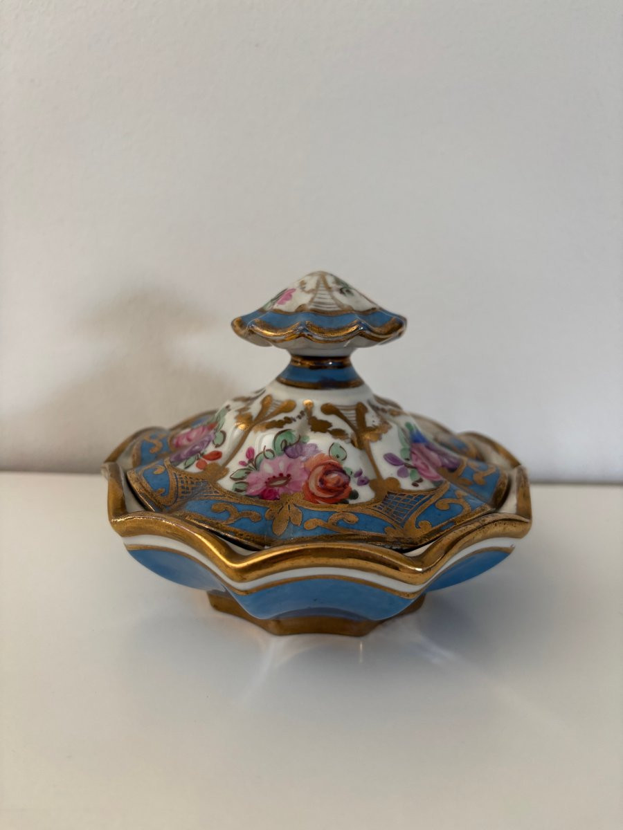 Antique Sèvres Blue Porcelain Bonbonnière Late 19th Century Painted Floral Decoration-photo-1