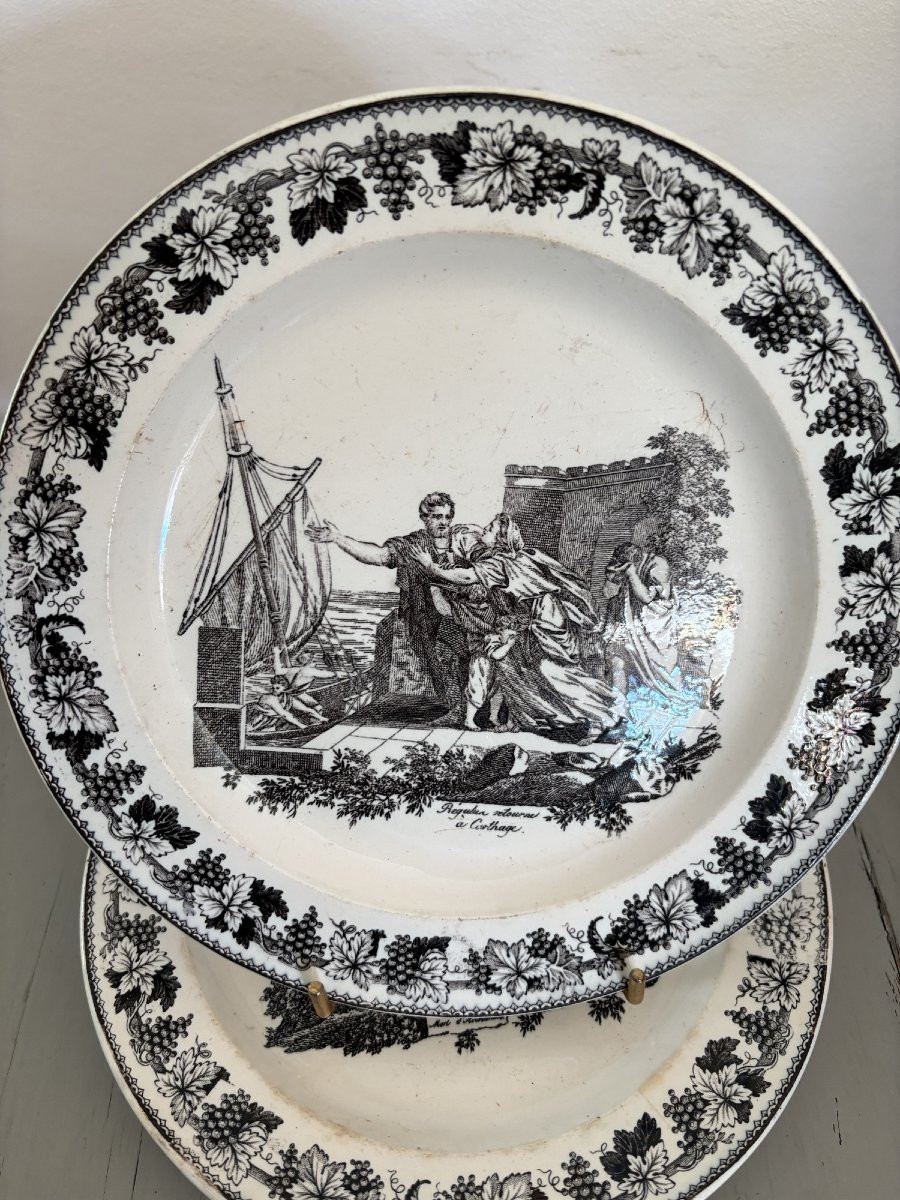 Ensemble de 8 assiettes de Creil vers 1820 décor à l'antique XIX siècle -photo-4