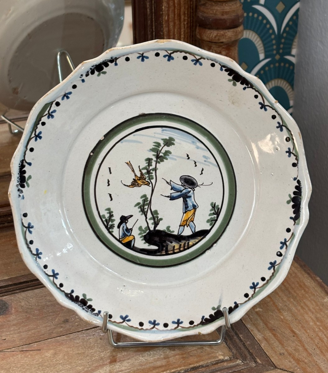 Ancienne assiette en faience Nevers XVIII eme siecle décor cartouche, faïence 