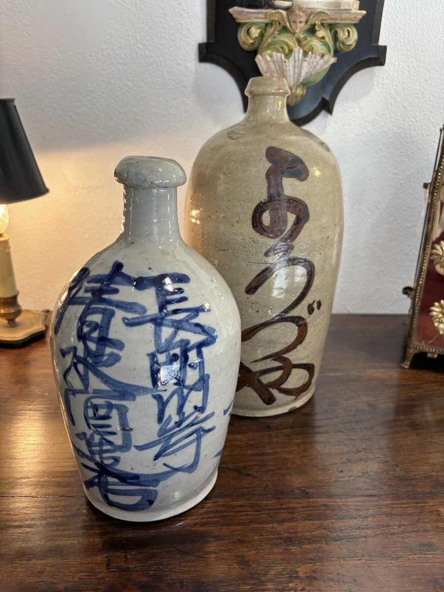 Set Of 2 Tokkuri Porcelain Bottles From Japan, Late 19th-century Sake Ceramics 