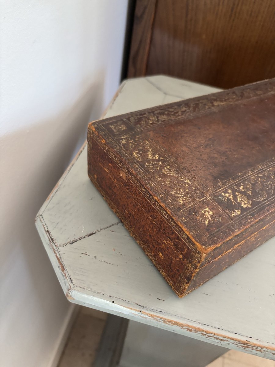 Ancienne boite en cuir gaufre or epoque fin du XIX eme gants , coffret -photo-4
