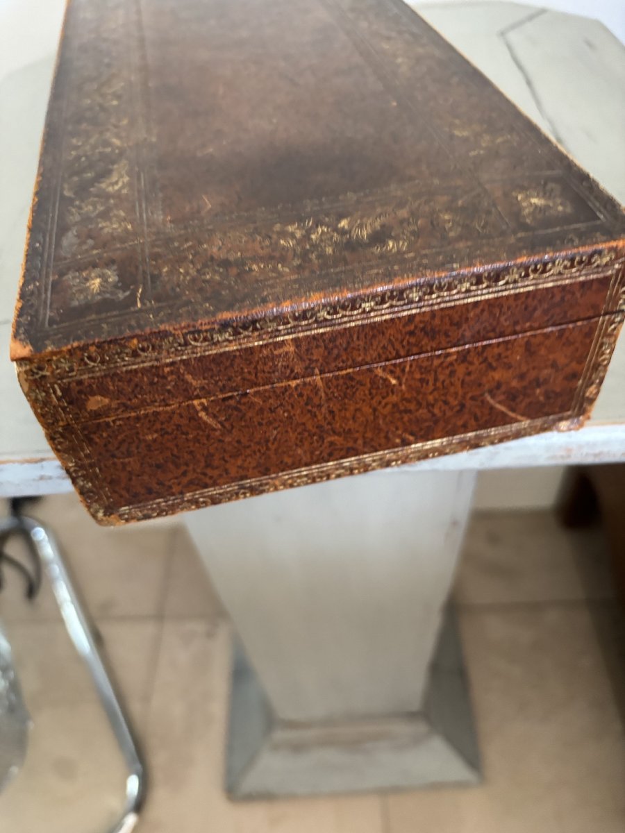 Ancienne boite en cuir gaufre or epoque fin du XIX eme gants , coffret -photo-2