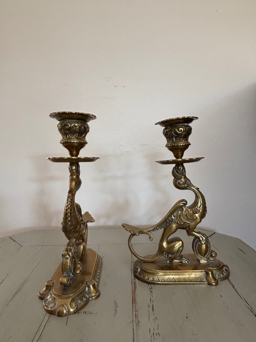 Ancienne paire bougeoirs aux dragons ou griffins époque XIX eme siècle bronze doré monogramme-photo-3