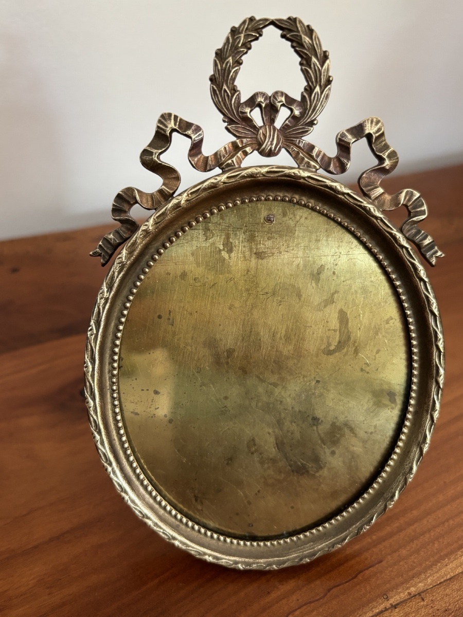 Antique Small Oval Frame Made Of Chiseled Bronze From The Late 19th Century, Featuring A Miniature Photograph Of Napoleon III-photo-2