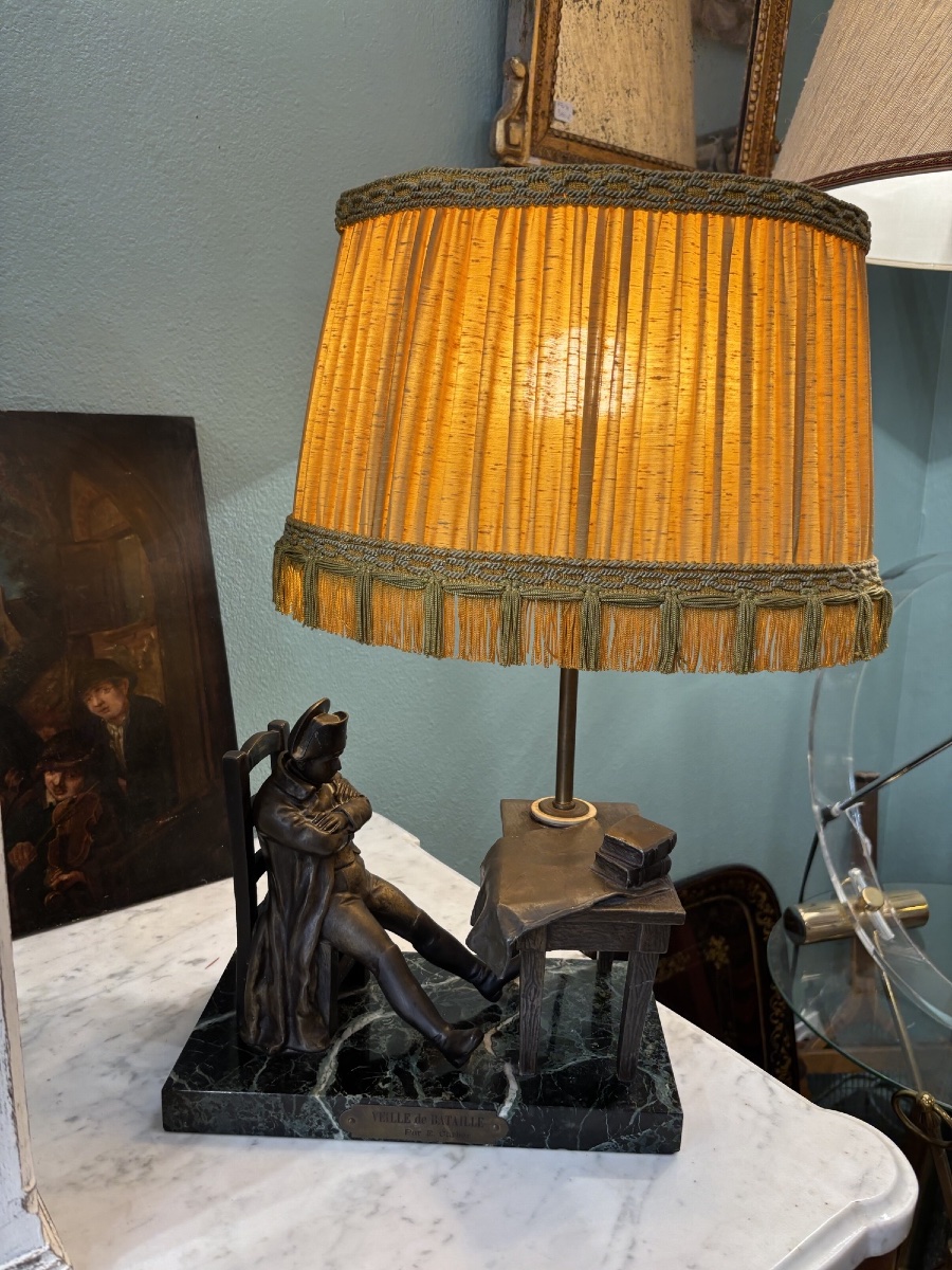 Antique "on The Eve Of Battle" Napoleon Lamp By Carlier, Early 20th Century, Bronze And Marble Statue