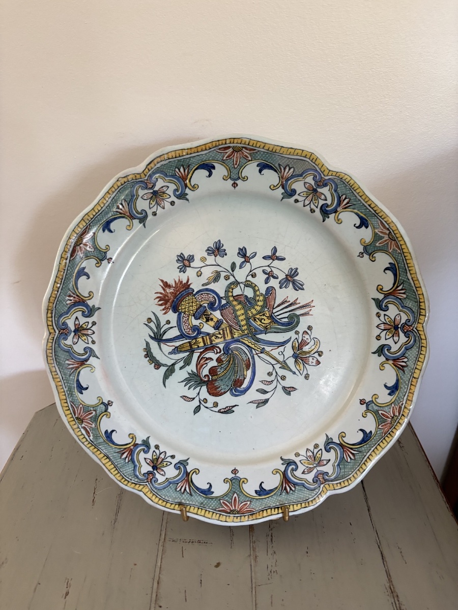 Antique Large 19th-century Earthenware Dish From Desvres, Rouen, Decorated With A Quiver And Snakes