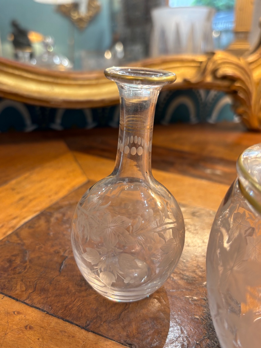 Partie de service de nuit en Baccarat Bonbonniere verre et fiole en cristal gravé vers 1900-photo-1