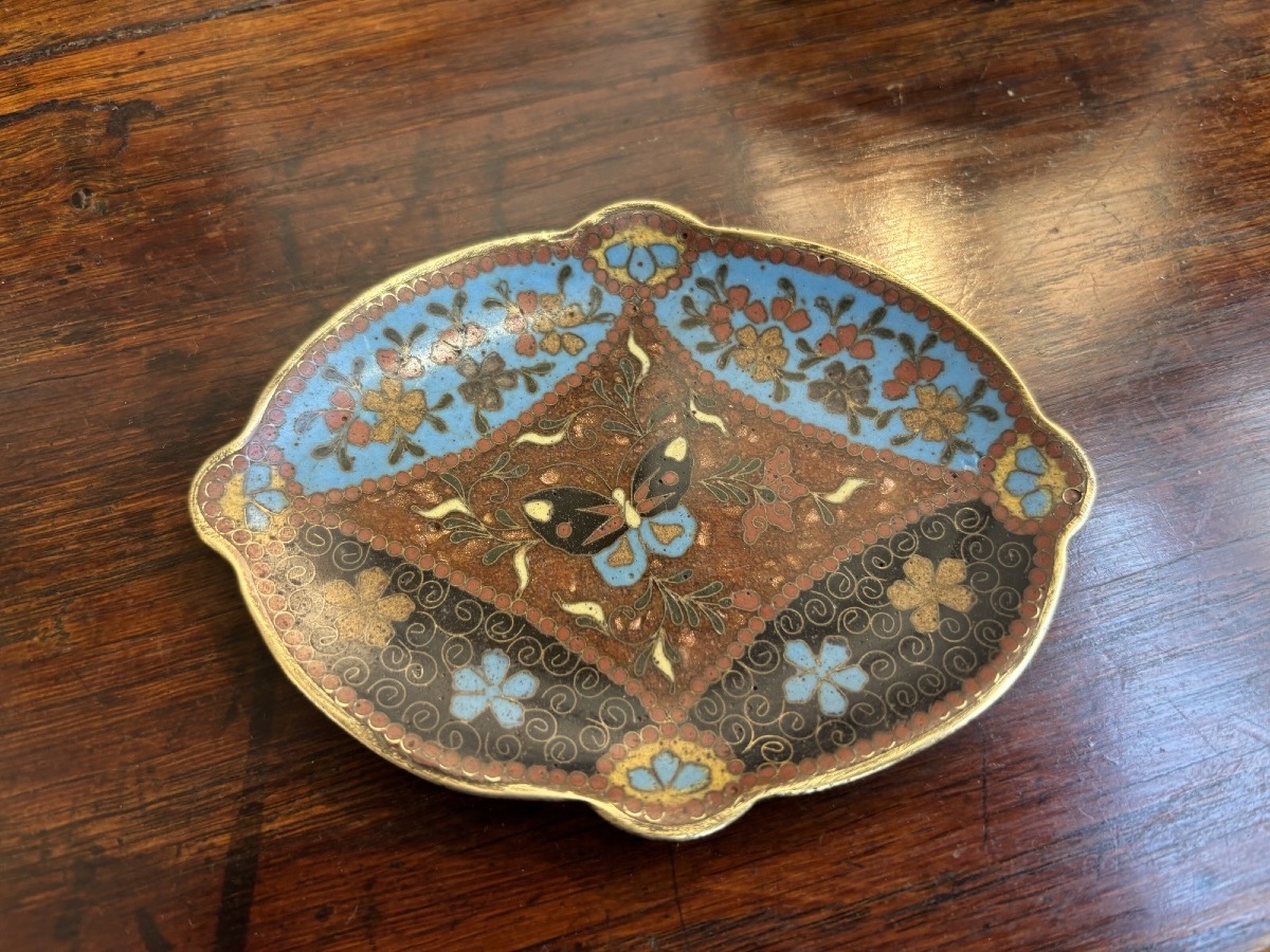 Antique Small Bronze Cloisonné Trinket Box From The Late 19th Century, Decorated With Butterflies 