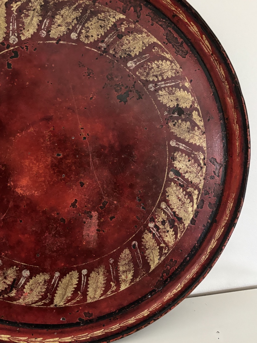 Antique Tray Made Of Painted Sheet Metal With A 19th-century Restoration-era Frieze Design -photo-1