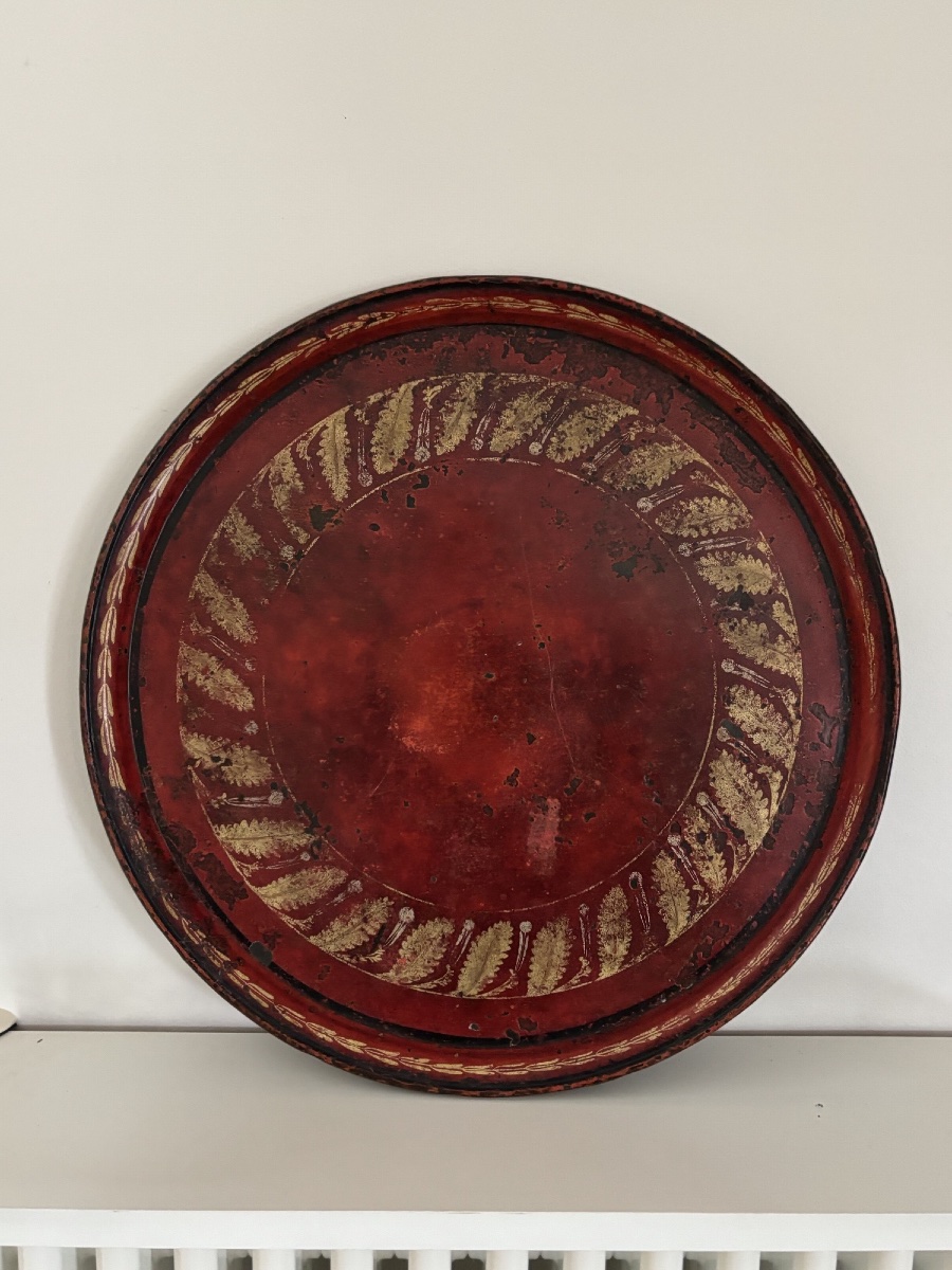 Antique Tray Made Of Painted Sheet Metal With A 19th-century Restoration-era Frieze Design 