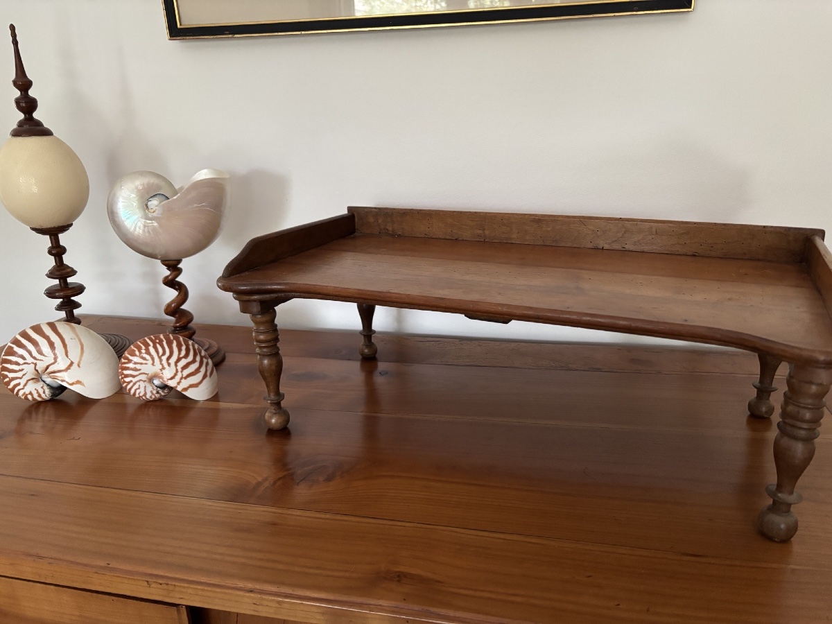 Ancienne table de lit  dite table d'accouchée à plateau amovible XIX Eme bois fruitier