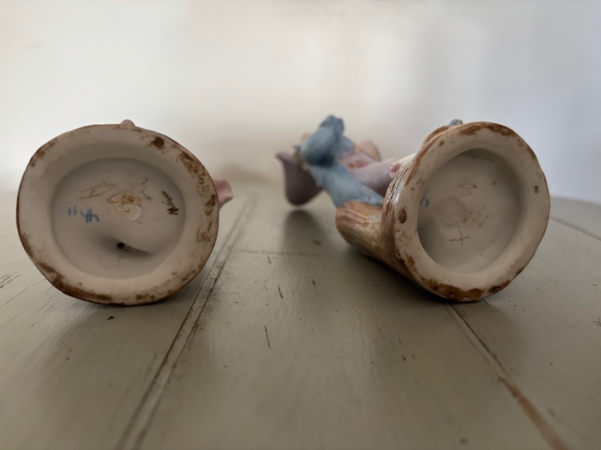 A Small, Antique Pair Of Porcelain Figurines: The Incredible 19th-century Pieces-photo-1
