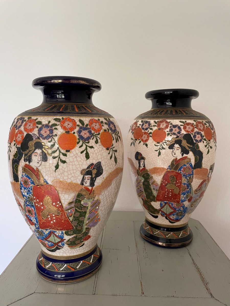 Paire De Vases Anciens porcelaine De Satsuma Bien Décorés Début Du XX Eme Siècle Japon Chinoiserie