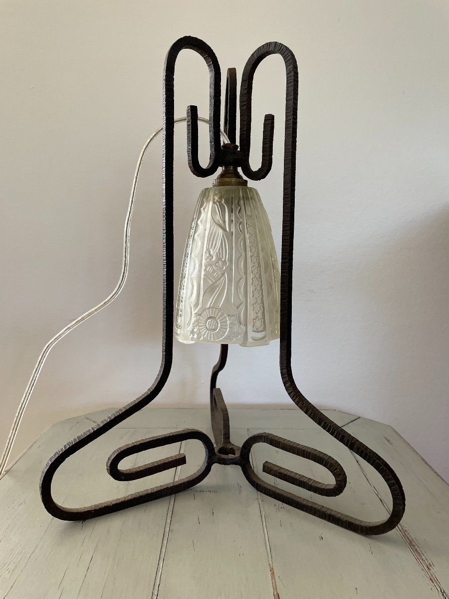 Old Art Deco Wrought Iron Lamp Circa 1930 With Its Molded Pressed Glass Tulip-photo-2