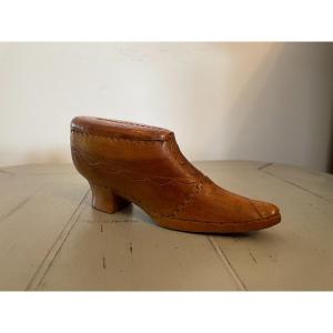 Old Snuff Box In Carved Wood Shoe Shape Late 19th Century