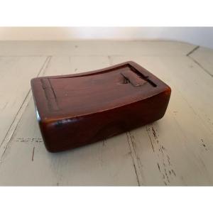 Old Snuff Box In Carved Wood Game Box Late 19th Century In Walnut